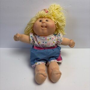 Cabbage Patch Kids Yellow Yarn Crimped Hair Open Mouth Teeth Hearts 1990 Vintage